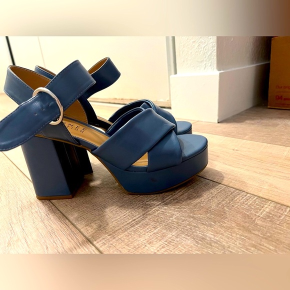 Akeely Mid Heel Platform Dress Sandals - Picture 3 of 11